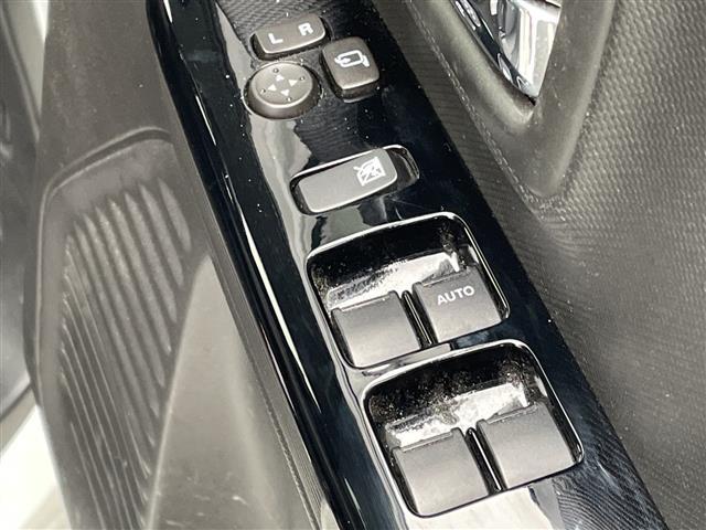 スペーシアカスタム ハイブリッドＸＳターボ　全方位カメラ／ヘッドアップディスプレイ／パドルシフト／リアサーキュレーター／純正８インチメモリナビ／両側パワスラ／シートヒーター／前後ドラレコ／追従クルコン／レーンキープ／ハーフレザーシート／ＥＴＣ（20枚目）