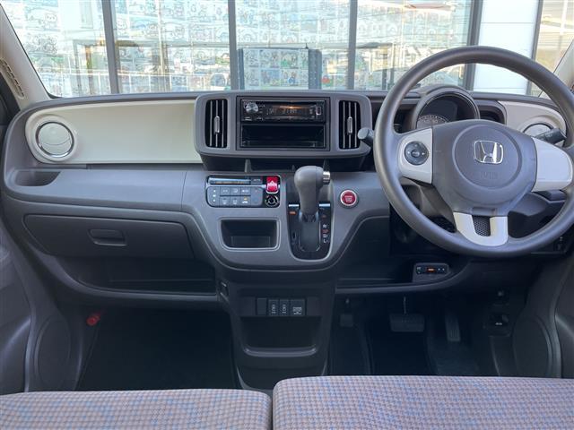 N-ONE スタンダード・ローダウンL カーオーディオ/USB/ビルトインETC/HIDヘッドライト/プラズマクラスター搭載エアコン/社外14インチアルミホイール/アイドリングストップ/ウィンカーミラー/横滑り防止装置/取説/保証書/禁煙車(9枚目)