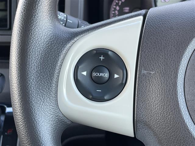 N-ONE スタンダード・ローダウンL カーオーディオ/USB/ビルトインETC/HIDヘッドライト/プラズマクラスター搭載エアコン/社外14インチアルミホイール/アイドリングストップ/ウィンカーミラー/横滑り防止装置/取説/保証書/禁煙車(11枚目)