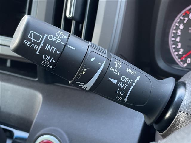 N-ONE スタンダード・ローダウンL カーオーディオ/USB/ビルトインETC/HIDヘッドライト/プラズマクラスター搭載エアコン/社外14インチアルミホイール/アイドリングストップ/ウィンカーミラー/横滑り防止装置/取説/保証書/禁煙車(15枚目)