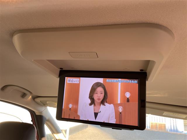 セレナ ｅ－パワー　ハイウェイスターＶ　フリップダウンモニター／純正９インチナビ／全周囲カメラ／デジタルインナーミラー／ドラレコ／衝突被害軽／車線逸脱警報／クルコン／両側パワースライドドア／横滑り防止装置／ＥＴＣ／アイドリングストップ（6枚目）