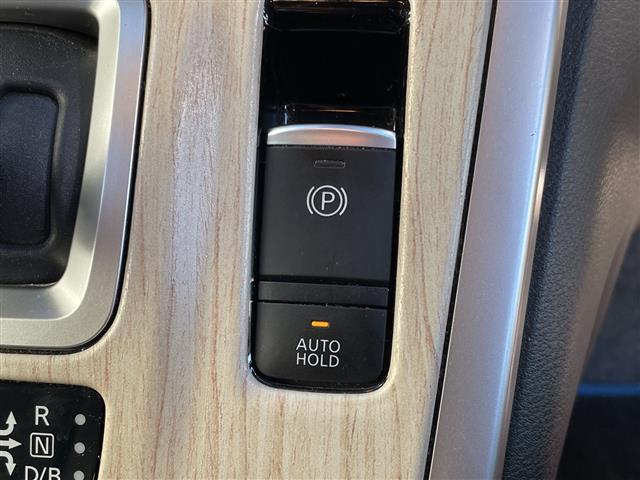 セレナ ｅ－パワー　ハイウェイスターＶ　フリップダウンモニター／純正９インチナビ／全周囲カメラ／デジタルインナーミラー／ドラレコ／衝突被害軽／車線逸脱警報／クルコン／両側パワースライドドア／横滑り防止装置／ＥＴＣ／アイドリングストップ（19枚目）