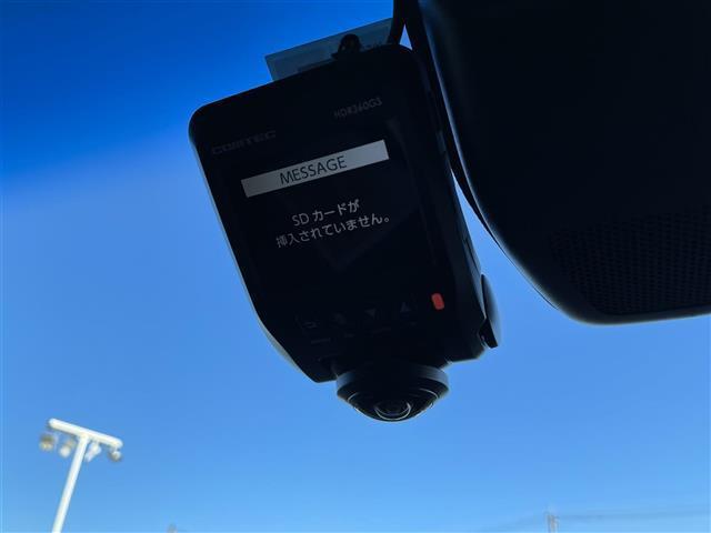 オデッセイ アブソルート・２０ｔｈアニバーサリーパッケージ　純正ＳＤナビ（ＣＤ／ＤＶＤ／フルセグ／Ｂｌｕｅｔｏｏｔｈ）バックカメラ　両側パワースライドドア　　フリップダウンモニター　ハーフレザーシート　パワーシート　ドライブレコーダー（9枚目）