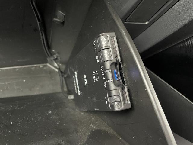 デミオ １３Ｓ　衝突軽減システム　純正ＳＤナビ　フルセグＴＶ　ＣＤ　ＤＶＤ　Ｂｌｕｅｔｏｏｔｈ　バックカメラ　純正アルミホイール　オートライト　ドライブレコーダー　ＥＴＣ　ステアリングスイッチ　スマートキー（15枚目）