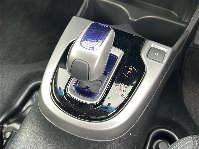 フィットハイブリッド Lパッケージ ホンダセンシング 純正7インチナビ フルセグTV/DVD/Bluetooth バックカメラ ビルトインETC 前ドライブレコーダー クルーズコントロール プッシュスタート ステアリングリモコン(16枚目)