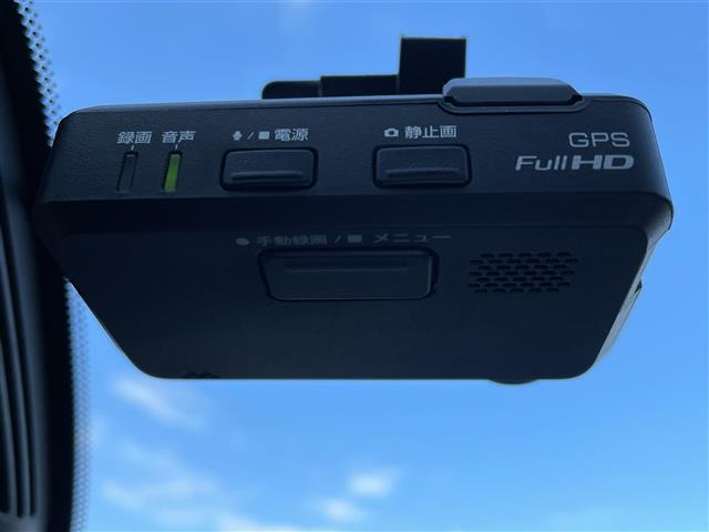 セレナ ハイウェイスター　プロパイロットエディション　エマージェンシーブレーキ　純正ナビ　フルセグＴＶ　フリップダウンモニター　バックカメラ　ＥＴＣ　ドライブレコーダー　プロパイロット　両側ハンズフリーパワースライドドア　ＬＥＤヘッドライト（4枚目）