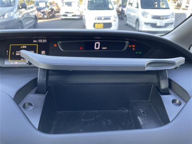 セレナ ハイウェイスター　プロパイロットエディション　エマージェンシーブレーキ　純正ナビ　フルセグＴＶ　フリップダウンモニター　バックカメラ　ＥＴＣ　ドライブレコーダー　プロパイロット　両側ハンズフリーパワースライドドア　ＬＥＤヘッドライト（21枚目）