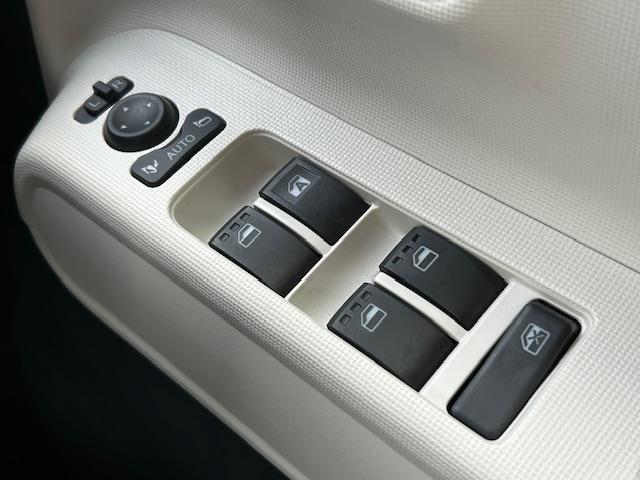 ムーヴキャンバス ストライプスG スマートアシスト 社外ナビ フルセグTV DVD Bluetooth バックカメラ 両側パワースライドドア シートヒーター 保温機能付カップホルダー コーナーセンサー LEDライト 純正フロアマット(15枚目)