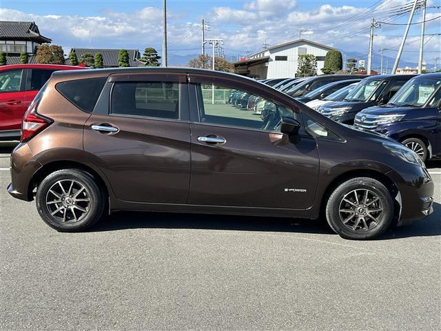 ノート e-パワー X エマージェンシーブレーキ 社外メモリナビ フルセグTV DVD再生 Bluetooth ミュージックサーバー スマートキー プッシュスタート(40枚目)