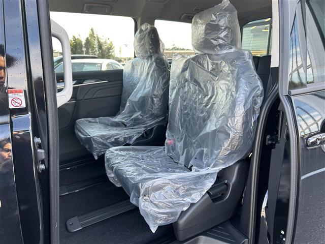 デリカＤ：５ ブラックエディション　登録済未使用車　ｅーアシスト　ＡＬＰＩＮＥ１１インチナビ　ＡＬＰＩＮＥ１２．８インチフリップダウンモニター　バックカメラ　両側パワースライド　黒革シート　シートヒーター　ステアリングヒーター（22枚目）