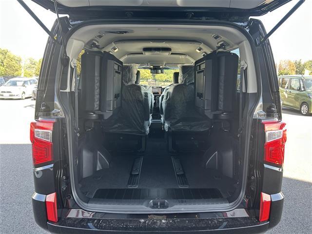 デリカＤ：５ ブラックエディション　登録済未使用車　ｅーアシスト　ＡＬＰＩＮＥ１１インチナビ　ＡＬＰＩＮＥ１２．８インチフリップダウンモニター　バックカメラ　両側パワースライド　黒革シート　シートヒーター　ステアリングヒーター（25枚目）