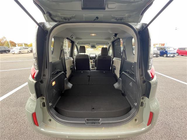 シエンタ ハイブリッドＺ　トヨタセーフティセンス　純正１０．５インチナビ　フルセグＴＶ／ＤＶＤ／Ｂｌｕｅｔｏｏｔｈ／ＵＳＢ　全周囲カメラ　ビルトインＥＴＣ　両側パワースライドドア　レーダークルーズコントロール（22枚目）