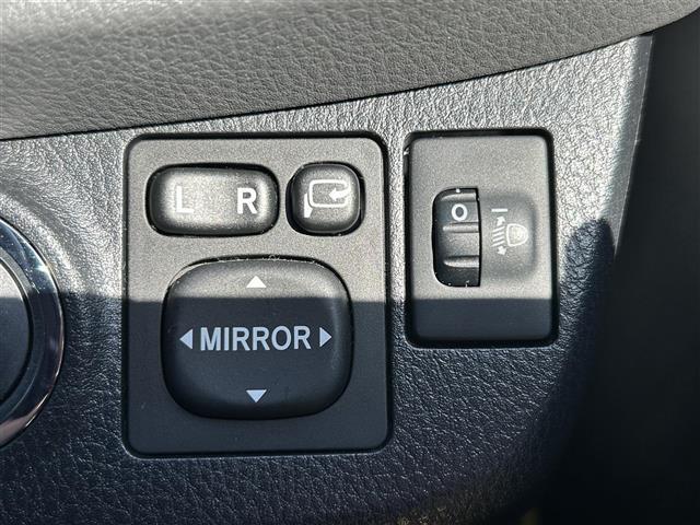 ヴィッツ F 純正7インチナビ ワンセグTV/DVD/Bluetooth/SD/AUX バックカメラ スマートキー プッシュEgスタート 社外15インチAW スタッドレスタイヤ積込 横滑り防止装置 電動格納ミラー(6枚目)
