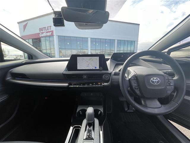 プリウス Ｇ　トヨタセーフティセンス　純正ナビ　フルセグＴＶ　Ｂｌｕｅｔｏｏｔｈ　ＴＶキャンセラー　バックカメラ　ＥＴＣ２．０　前後ドライブレコーダー　ブラインドスポットモニター　アクセサリーコンセント　ダウンサス（2枚目）