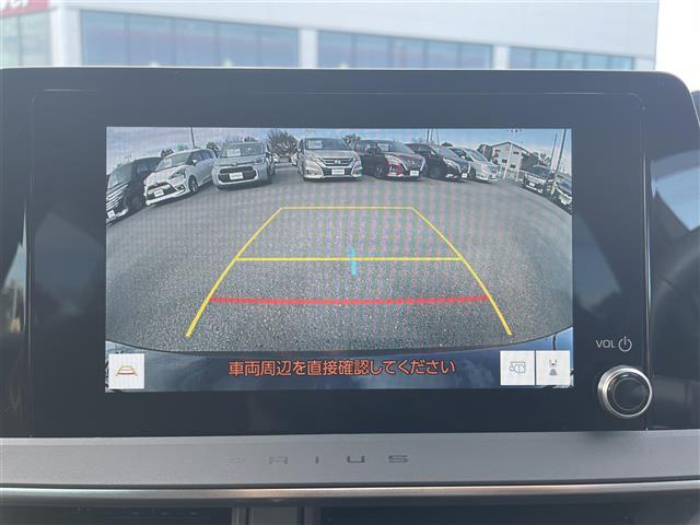 プリウス Ｇ　トヨタセーフティセンス　純正ナビ　フルセグＴＶ　Ｂｌｕｅｔｏｏｔｈ　ＴＶキャンセラー　バックカメラ　ＥＴＣ２．０　前後ドライブレコーダー　ブラインドスポットモニター　アクセサリーコンセント　ダウンサス（3枚目）