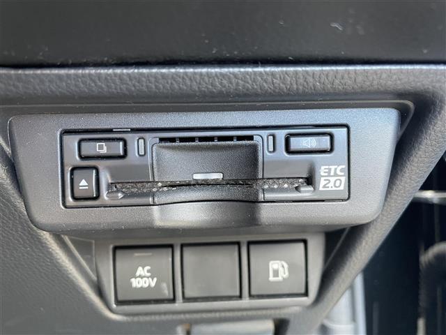 プリウス Ｇ　トヨタセーフティセンス　純正ナビ　フルセグＴＶ　Ｂｌｕｅｔｏｏｔｈ　ＴＶキャンセラー　バックカメラ　ＥＴＣ２．０　前後ドライブレコーダー　ブラインドスポットモニター　アクセサリーコンセント　ダウンサス（7枚目）