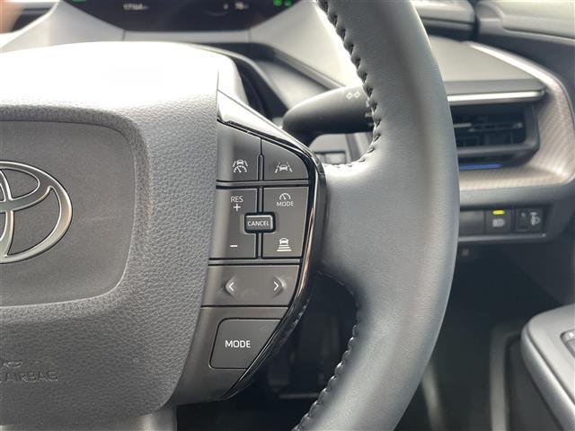 プリウス Ｇ　トヨタセーフティセンス　純正ナビ　フルセグＴＶ　Ｂｌｕｅｔｏｏｔｈ　ＴＶキャンセラー　バックカメラ　ＥＴＣ２．０　前後ドライブレコーダー　ブラインドスポットモニター　アクセサリーコンセント　ダウンサス（13枚目）