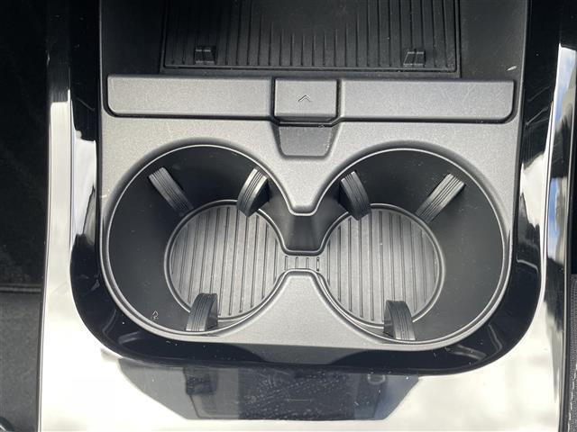 プリウス Ｇ　トヨタセーフティセンス　純正ナビ　フルセグＴＶ　Ｂｌｕｅｔｏｏｔｈ　ＴＶキャンセラー　バックカメラ　ＥＴＣ２．０　前後ドライブレコーダー　ブラインドスポットモニター　アクセサリーコンセント　ダウンサス（23枚目）