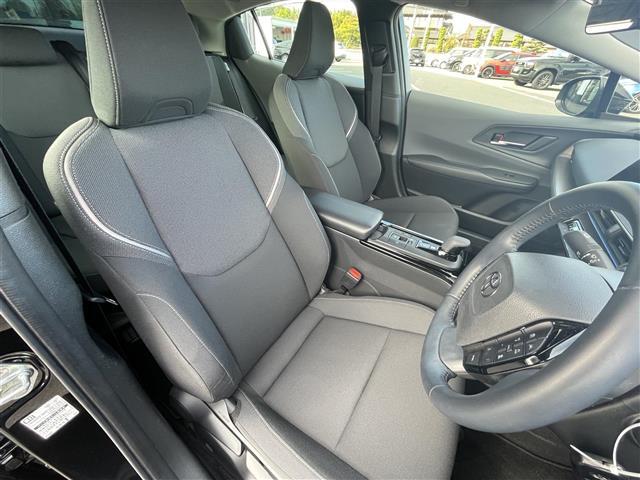 プリウス Ｇ　トヨタセーフティセンス　純正ナビ　フルセグＴＶ　Ｂｌｕｅｔｏｏｔｈ　ＴＶキャンセラー　バックカメラ　ＥＴＣ２．０　前後ドライブレコーダー　ブラインドスポットモニター　アクセサリーコンセント　ダウンサス（25枚目）