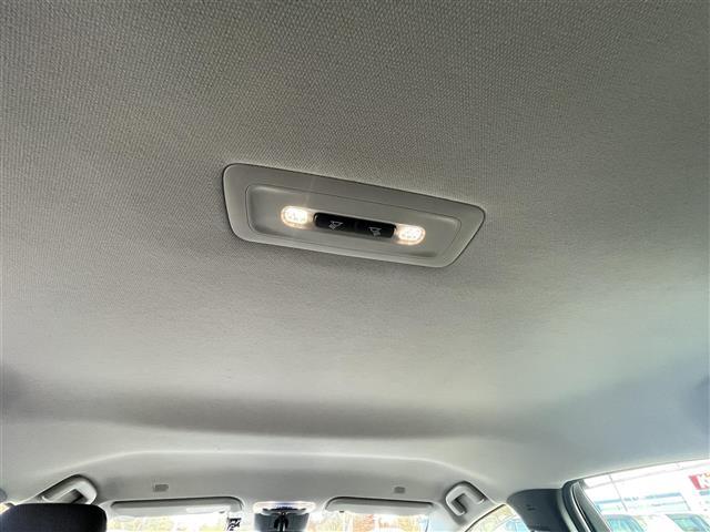 プリウス Ｇ　トヨタセーフティセンス　純正ナビ　フルセグＴＶ　Ｂｌｕｅｔｏｏｔｈ　ＴＶキャンセラー　バックカメラ　ＥＴＣ２．０　前後ドライブレコーダー　ブラインドスポットモニター　アクセサリーコンセント　ダウンサス（28枚目）