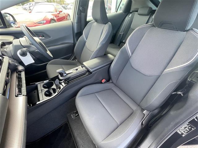 プリウス Ｇ　トヨタセーフティセンス　純正ナビ　フルセグＴＶ　Ｂｌｕｅｔｏｏｔｈ　ＴＶキャンセラー　バックカメラ　ＥＴＣ２．０　前後ドライブレコーダー　ブラインドスポットモニター　アクセサリーコンセント　ダウンサス（30枚目）