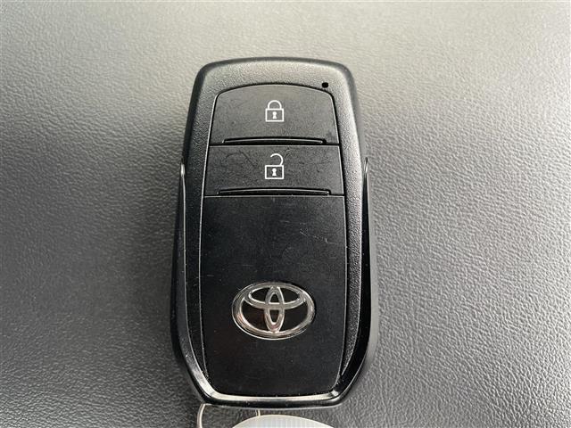 プリウス Ｇ　トヨタセーフティセンス　純正ナビ　フルセグＴＶ　Ｂｌｕｅｔｏｏｔｈ　ＴＶキャンセラー　バックカメラ　ＥＴＣ２．０　前後ドライブレコーダー　ブラインドスポットモニター　アクセサリーコンセント　ダウンサス（41枚目）