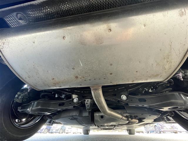 プリウス Ｇ　トヨタセーフティセンス　純正ナビ　フルセグＴＶ　Ｂｌｕｅｔｏｏｔｈ　ＴＶキャンセラー　バックカメラ　ＥＴＣ２．０　前後ドライブレコーダー　ブラインドスポットモニター　アクセサリーコンセント　ダウンサス（43枚目）