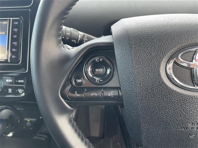 プリウス SセーフティプラスII ワンオーナー トヨタセーフティセンス 純正ナビ フルセグTV DVD Bluetooth バックカメラ ETC レーダークルーズコントロール 純正AW+ホイールキャップ+サマータイヤ積込(11枚目)