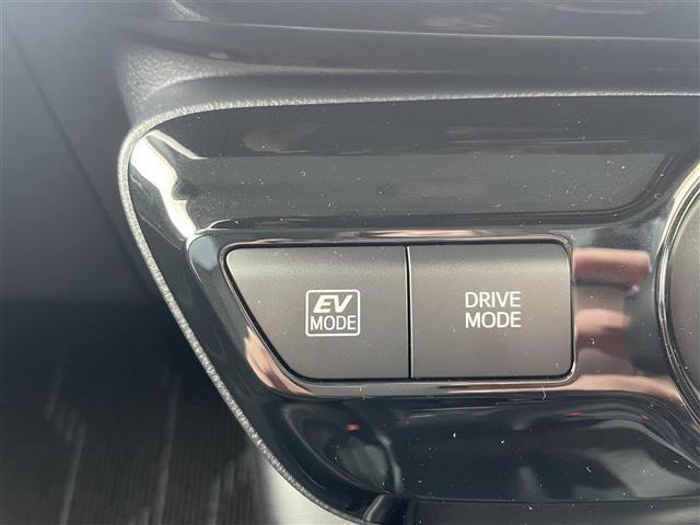 プリウス SセーフティプラスII ワンオーナー トヨタセーフティセンス 純正ナビ フルセグTV DVD Bluetooth バックカメラ ETC レーダークルーズコントロール 純正AW+ホイールキャップ+サマータイヤ積込(17枚目)