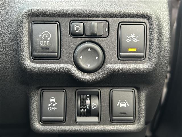 ノート Ｘ　エマージェンシーブレーキ　純正ナビ　フルセグＴＶ／ＣＤ／ＡＵＸ／ＡＭ／ＦＭ　スマートキー×２　プッシュＥｇスタート　オートライト　アイドリングストップ　横滑り防止装置　保証書　取説（5枚目）