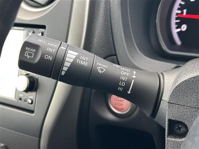 ノート Ｘ　エマージェンシーブレーキ　純正ナビ　フルセグＴＶ／ＣＤ／ＡＵＸ／ＡＭ／ＦＭ　スマートキー×２　プッシュＥｇスタート　オートライト　アイドリングストップ　横滑り防止装置　保証書　取説（7枚目）