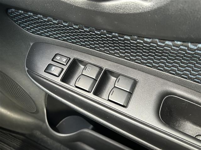 ノート Ｘ　エマージェンシーブレーキ　純正ナビ　フルセグＴＶ／ＣＤ／ＡＵＸ／ＡＭ／ＦＭ　スマートキー×２　プッシュＥｇスタート　オートライト　アイドリングストップ　横滑り防止装置　保証書　取説（10枚目）