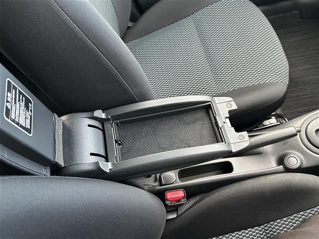 ノート Ｘ　エマージェンシーブレーキ　純正ナビ　フルセグＴＶ／ＣＤ／ＡＵＸ／ＡＭ／ＦＭ　スマートキー×２　プッシュＥｇスタート　オートライト　アイドリングストップ　横滑り防止装置　保証書　取説（14枚目）