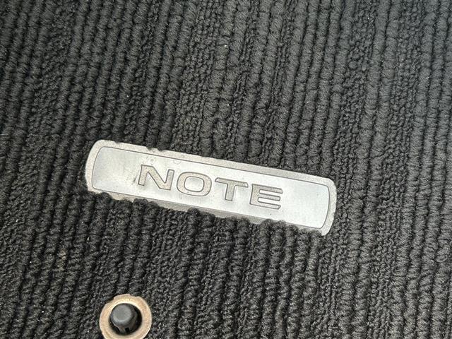 ノート Ｘ　エマージェンシーブレーキ　純正ナビ　フルセグＴＶ／ＣＤ／ＡＵＸ／ＡＭ／ＦＭ　スマートキー×２　プッシュＥｇスタート　オートライト　アイドリングストップ　横滑り防止装置　保証書　取説（19枚目）