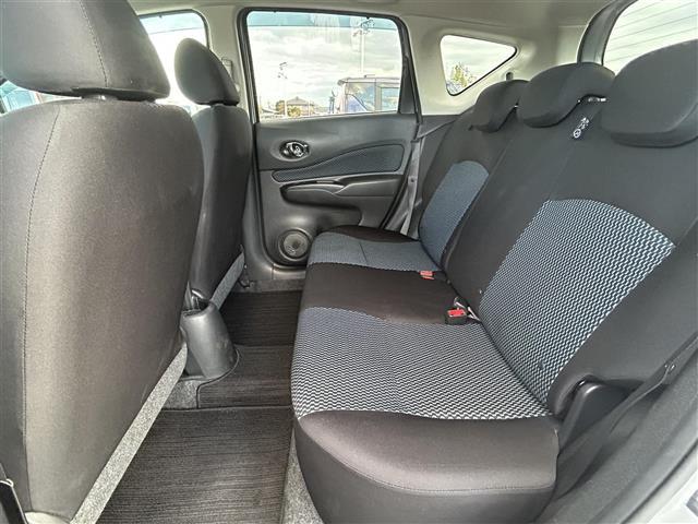 ノート Ｘ　エマージェンシーブレーキ　純正ナビ　フルセグＴＶ／ＣＤ／ＡＵＸ／ＡＭ／ＦＭ　スマートキー×２　プッシュＥｇスタート　オートライト　アイドリングストップ　横滑り防止装置　保証書　取説（28枚目）