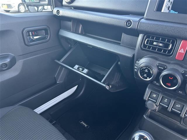 ジムニー XC スズキセーフティサポート 4WD シートヒーター 革巻きステアリング ステアリングスイッチ クルーズコントロール LEDヘッドライト フォグランプ オートライト ダウンヒルアシストコントロール(16枚目)