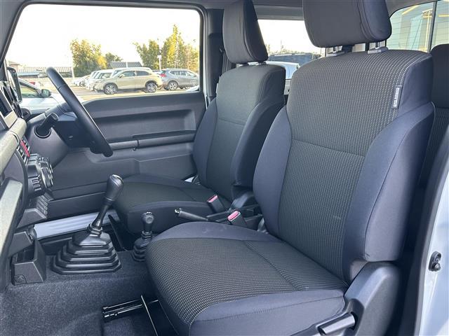 ジムニー XC スズキセーフティサポート 4WD シートヒーター 革巻きステアリング ステアリングスイッチ クルーズコントロール LEDヘッドライト フォグランプ オートライト ダウンヒルアシストコントロール(20枚目)