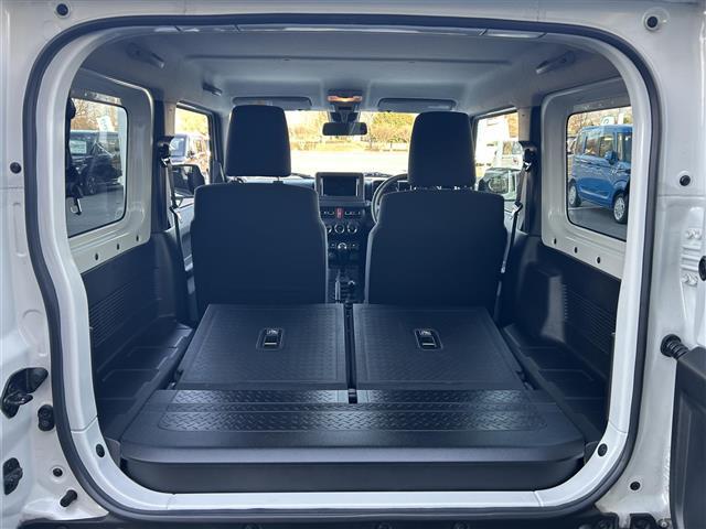 ジムニー XC スズキセーフティサポート 4WD シートヒーター 革巻きステアリング ステアリングスイッチ クルーズコントロール LEDヘッドライト フォグランプ オートライト ダウンヒルアシストコントロール(23枚目)
