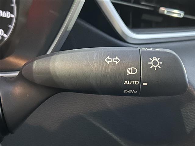 カローラツーリング ハイブリッド G トヨタセーフティセンス 純正8インチディスプレイオーディオ フルセグTV BT USB ビルトインETC 革巻きステアリング ステアリングスイッチ 電動パーキングブレーキ オートホールド タイプC(10枚目)