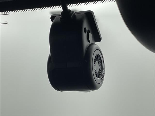 ＧＲ８６ ＲＺ　ワンオーナー　純正ナビ（ＣＤ・ＤＶＤ・フルセグ・ＢＴ・ＳＤ・ＵＳＢ）バックカメラ　純正前方ドライブレコーダー　ＥＴＣ　後ろのみコーナーセンサー　レーダークルーズコントロール　ＧＲフルエアロ　ＬＥＤ（5枚目）