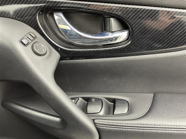 エクストレイル ２０Ｘｉ　純正ナビ（ＣＤ・ＤＶＤ・フルセグ・ＢＴ・ＳＤ）全周囲カメラ　ビルトインＥＴＣ　純正前後ドライブレコーダー　前後クリアランスソナー　前席シートヒーター　プロパイロット　パワーバックドア　衝突軽減ブレーキ（17枚目）