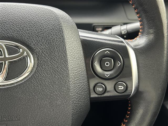 シエンタ ハイブリッドＧ　クエロ　純正ナビ（ＣＤ・ＤＶＤ・フルセグ・ＢＴ）バックカメラ　純正前方ドライブレコーダー　ビルトインＥＴＣ　両側パワースライドドア　前席シートヒーター　プリクラッシュブレーキ　レーンデェパーチャアラート（11枚目）