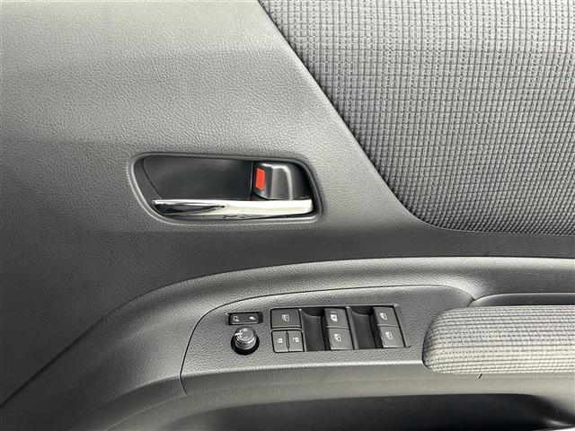 シエンタ ハイブリッドＧ　クエロ　純正ナビ（ＣＤ・ＤＶＤ・フルセグ・ＢＴ）バックカメラ　純正前方ドライブレコーダー　ビルトインＥＴＣ　両側パワースライドドア　前席シートヒーター　プリクラッシュブレーキ　レーンデェパーチャアラート（16枚目）