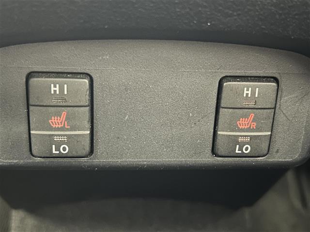 シエンタ ハイブリッドＧ　クエロ　純正ナビ（ＣＤ・ＤＶＤ・フルセグ・ＢＴ）バックカメラ　純正前方ドライブレコーダー　ビルトインＥＴＣ　両側パワースライドドア　前席シートヒーター　プリクラッシュブレーキ　レーンデェパーチャアラート（21枚目）