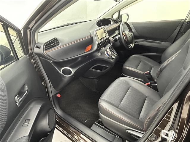 シエンタ ハイブリッドＧ　クエロ　純正ナビ（ＣＤ・ＤＶＤ・フルセグ・ＢＴ）バックカメラ　純正前方ドライブレコーダー　ビルトインＥＴＣ　両側パワースライドドア　前席シートヒーター　プリクラッシュブレーキ　レーンデェパーチャアラート（23枚目）