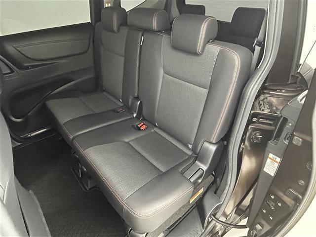 シエンタ ハイブリッドＧ　クエロ　純正ナビ（ＣＤ・ＤＶＤ・フルセグ・ＢＴ）バックカメラ　純正前方ドライブレコーダー　ビルトインＥＴＣ　両側パワースライドドア　前席シートヒーター　プリクラッシュブレーキ　レーンデェパーチャアラート（25枚目）