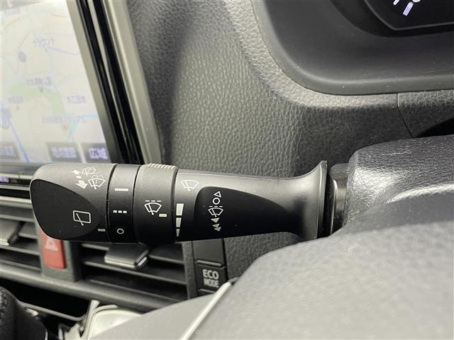 ヴォクシー ZS 煌 純正ナビ(CD・DVD・フルセグ・SD)バックカメラ 純正フリップダウンモニター 社外前後ドライブレコーダー ビルトインETC クルーズコントロール 衝突軽減ブレーキ 横滑り防止 アイドリングストップ(12枚目)