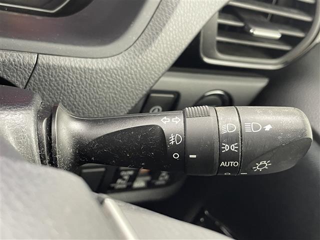 ヴォクシー ZS 煌 純正ナビ(CD・DVD・フルセグ・SD)バックカメラ 純正フリップダウンモニター 社外前後ドライブレコーダー ビルトインETC クルーズコントロール 衝突軽減ブレーキ 横滑り防止 アイドリングストップ(13枚目)