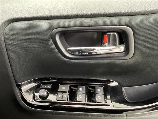 ヴォクシー ZS 煌 純正ナビ(CD・DVD・フルセグ・SD)バックカメラ 純正フリップダウンモニター 社外前後ドライブレコーダー ビルトインETC クルーズコントロール 衝突軽減ブレーキ 横滑り防止 アイドリングストップ(18枚目)