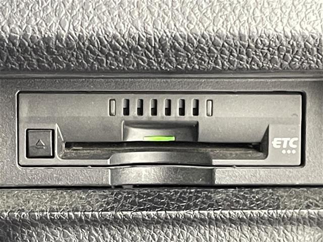 ヴォクシー ZS 煌 純正ナビ(CD・DVD・フルセグ・SD)バックカメラ 純正フリップダウンモニター 社外前後ドライブレコーダー ビルトインETC クルーズコントロール 衝突軽減ブレーキ 横滑り防止 アイドリングストップ(22枚目)